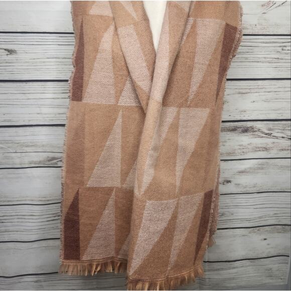 Sonoma Goods For Life Women's No Print Geo Oblong Scarf Tan OS Cozy Winter - Picture 3 of 5